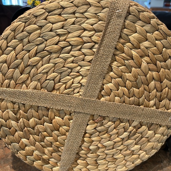 Handwoven Natural Eco Friendly Water Hyacinth Placemats. Set of four - Picture 7 of 7